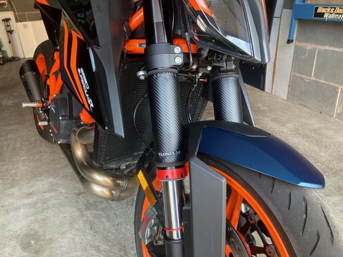 Motorcycle front fork - front,