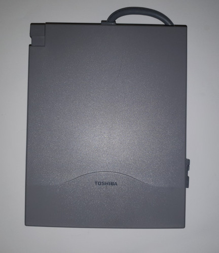 Toshiba gray 1 44mb - 3.5", 1.44mb/720kb