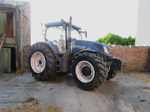 Britains new holland - t6, 175