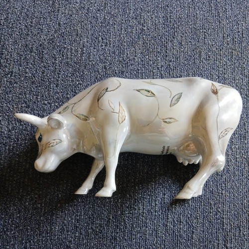 Cow parade beast light - ,