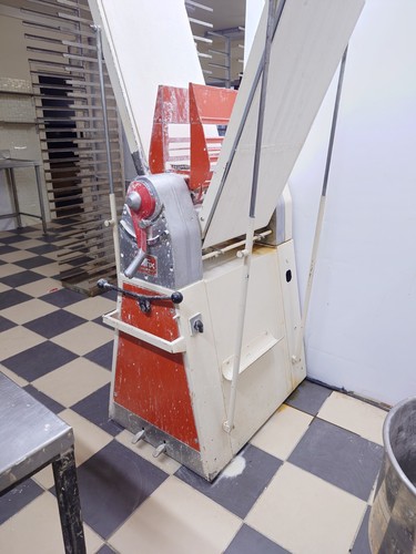 Commercial floor model dough - commercial,