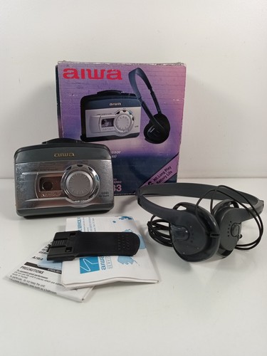 Vintage aiwa walkman - aiwa,