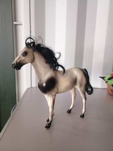 Vintage pedigree sindy horse - pedigree,