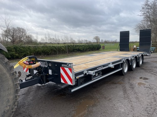 Low loader trailer tri - trailer,