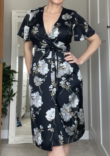 Bnwt phase eight dress size - bnwt,