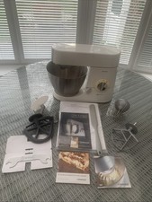 Classic kenwood chef. Great Condition,  Attachments, 2 Unused DVDs + Calibrator