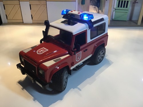 Bruder scale land rover - scale,
