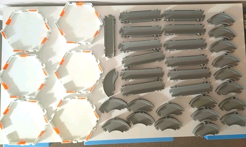 Hexbug 100 piece joblot - hexbug, 100+
