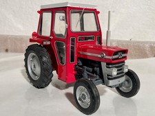 1/16 scale Universal hobbies 2697 Massey Ferguson 135 QD cab tractor tracteur