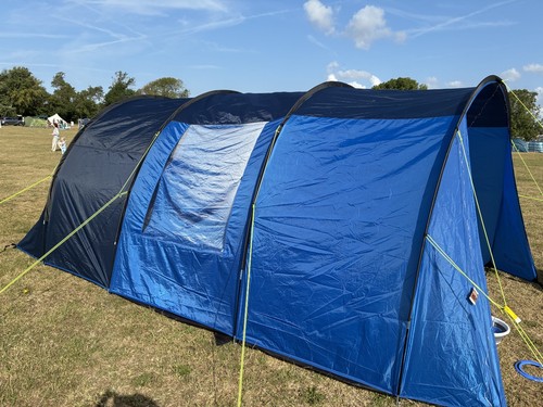 Gelert quest tent person - gelert,