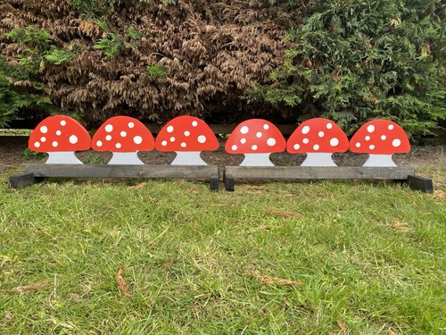 Pair toadstool showjump - toadstool,