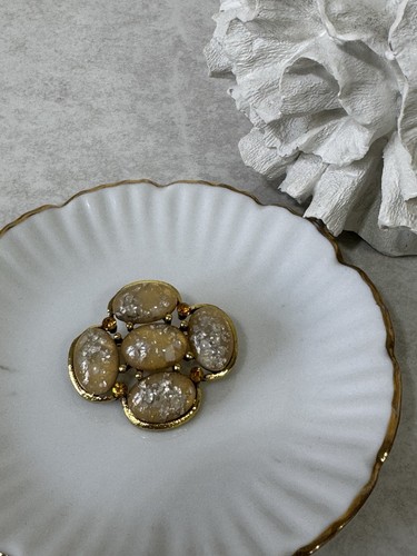 Vintage style gold - vintage, petal