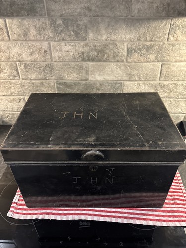 Veteran large black deeds tin - veteran,