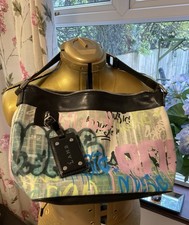 gwen stefani L.A.M.B shoulder