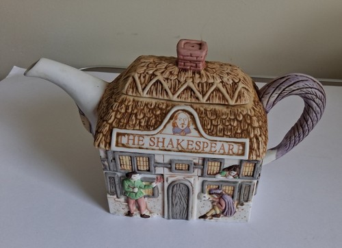 Fine china pub - pub, teapot