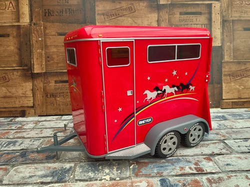 Breyer red horse - box, trailer