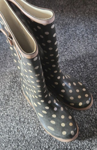 Black polka dot - dot, wellies