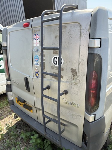 Vauxhall vivaro renault - vauxhall,