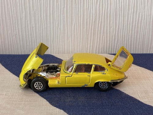 Corgi toys 374 - corgi, jaguar