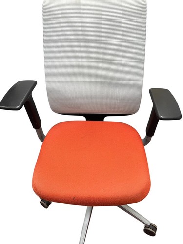 Steelcase office desk - , mesh