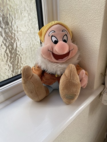 Disney store happy dwarf - disney,