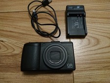 Ricoh GRD Digital iii 10mp ccd camera f1.9 lens. Good Condition. 