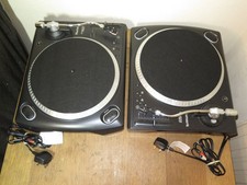 2 x Numark TT1625 direct-drive