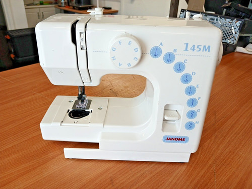 Janome 145m electric - 145m, household