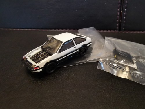 White toyota ae86 yujin - white,