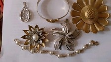 Fab Lot Of Vintage Jewellery -