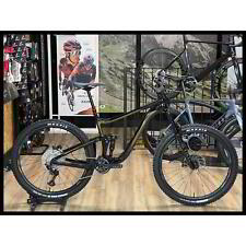 Giant Reign 29 2 Black and