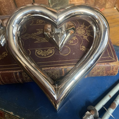 Heart door knocker - door,