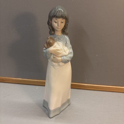 Nao lladro girl - girl, with