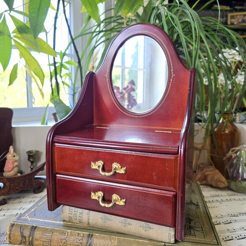 Vintage wooden jewellery