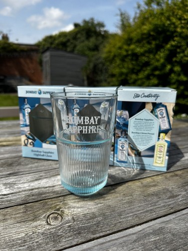Bombay sapphire gin - x,