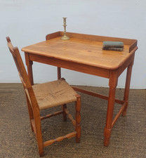 An Oak Cotswold Arts And