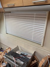 CARAVAN / MOTORHOME REMIS BLIND 116 X 66 CM  (SWIFT )