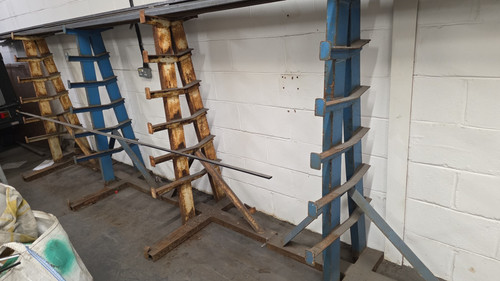 Metal pallet warehouse - metal, pallet/warehouse