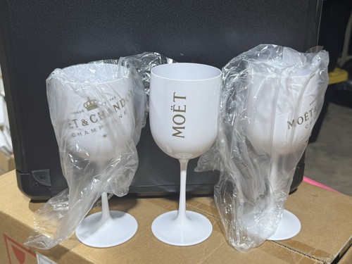 Moet chandon champagne - chandon,