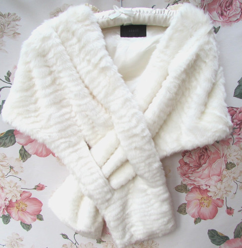Ivory bridal textured fur - ivory,