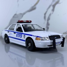 Ford Crown Victoria Police Car - Greenlight 1:24 Diecast Model Car (read descr)