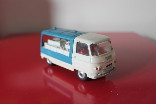 Corgi commer 3 4 - 3.6”, ton