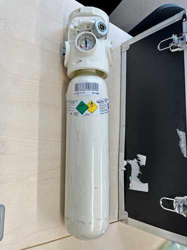 Portable oxygen cylinder - oxygen, tank