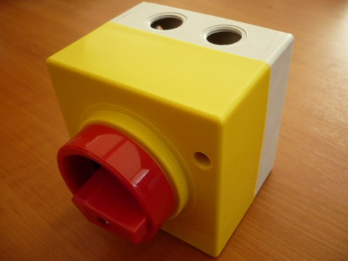 Reversible switch selector