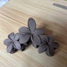 Pretty Brown 3 Flower Design