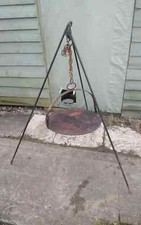 Cast iron vintage flat plate 15" & tripod gypsy traveller swing pan fire cooking