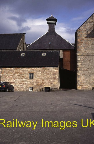 Photo dalmore distillery - -,