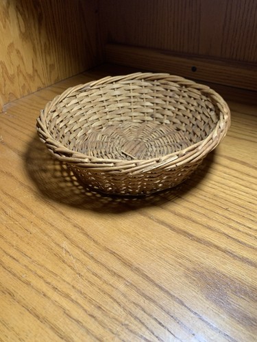 Vintage shallow round - , woven