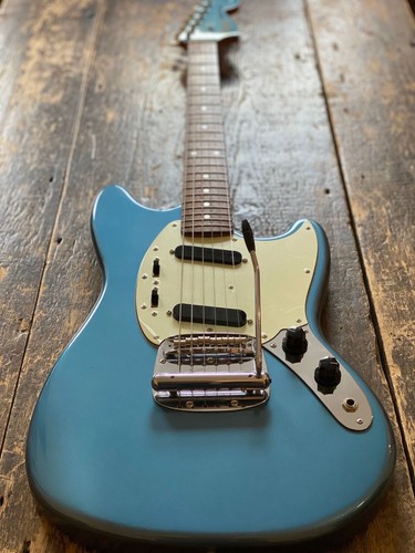 Fender mustang reissue cij - '69,