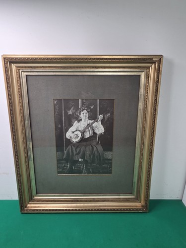 Large vintage banjo player - large,